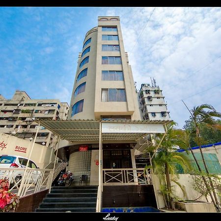 Lucky Hotel Goregaon Mumbai Exterior photo